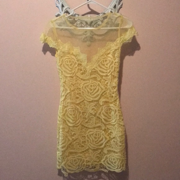 Yellow lace floral mini dress - Picture 1 of 2